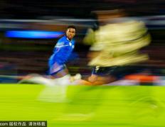 巴塞罗那53场进球(qiú)纪錄(lù)终结！切尔西3-0完胜震撼欧冠