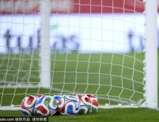 韋(wéi)尔梅开二度，皇家马德里女足重返歐(ōu)冠区！