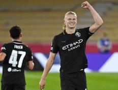 哈兰德梅开二度，曼城遭点球绝平欧冠战