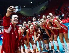 欧冠女排(pái)爆冷！伊萨奇巴希遭(zāo)逆转