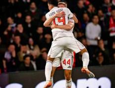 欧冠(guān)巅峰对决：拜仁2-1逆转巴黎，迪亚斯双响铸就经典，欧冠(guān)格局再迎变数