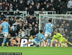 不容易，勒沃库森队史欧冠第二次客场领先英格兰球队