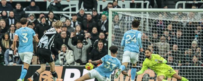 不容易，勒沃库森队史欧冠第二次客场领先英格兰球队