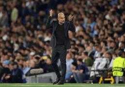 欧冠(guān)|看不(bù)起(qǐ)谁？瓜迪奥拉大輪(lún)换，曼城0：2不(bù)敌勒沃库森