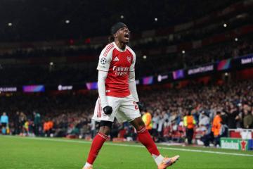 阿森纳3-1逆转拜仁，凯恩隐身諾(nuò)伊尔失误，枪手豪取欧冠五连胜