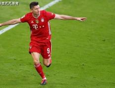 继承前(qián)輩(bèi)的衣钵！凯恩多项数据直逼萊(lái)万，不过更重要(yào)的是欧冠(guān)冠(guān)军