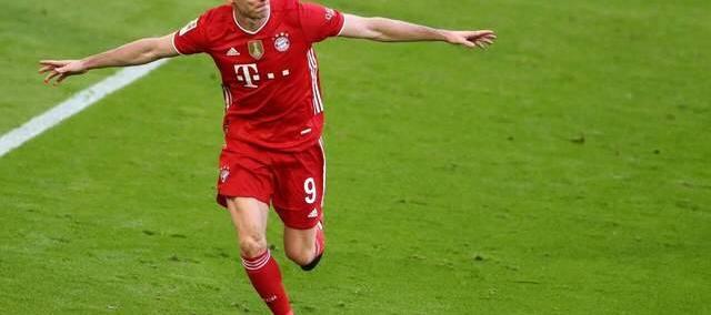 继承前(qián)輩(bèi)的衣钵！凯恩多项数据直逼萊(lái)万，不过更重要(yào)的是欧冠(guān)冠(guān)军