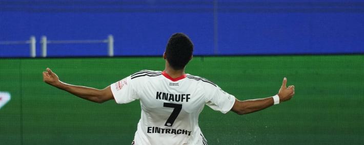 （外(wài)代二线）足球——欧冠(guān)联赛：巴萨胜法兰克福