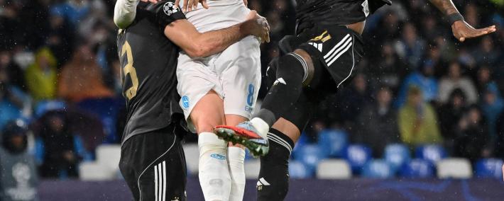 （体育）足球——欧冠(guān)：那(nà)不勒斯胜卡拉巴赫