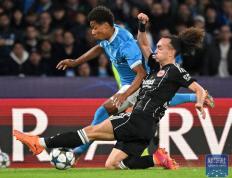 足球丨欧冠：那不勒斯平法兰克福