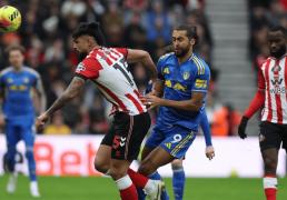 英超黑马掉链子(zi)，丢掉2分(fēn)，只落后曼联1分(fēn)，距離(lí)欧冠区4分(fēn)