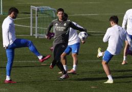 欧冠皇馬(mǎ)险胜奥林匹亚科斯，球迷不服气质问，得知原因後(hòu)沉默不语