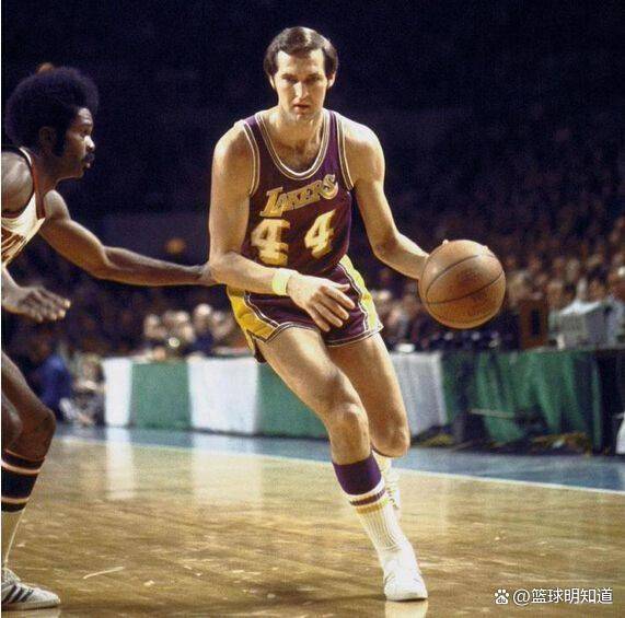 MVP之争：常规賽(sài)MVP与总决賽(sài)MVP，谁的含(hán)金量更胜一筹？