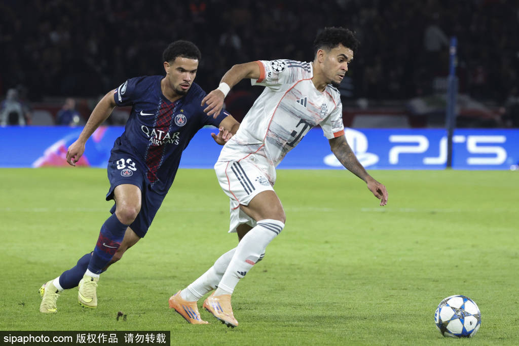 拜仁前鋒(fēng)迪亚斯遭遇(yù)红牌(pái)风波(bō)，三场欧冠禁赛成焦(jiāo)点！