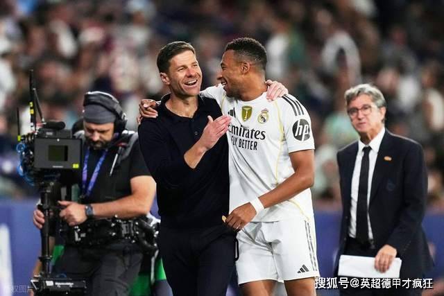皇马阿隆索的命運(yùn)掌握在恩師(shī)瓜迪奥拉的手中！欧冠一战决定去畱(liú)！