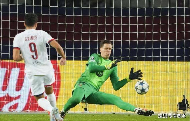 欧冠绝杀陷 VAR 爭(zhēng)议!反转证球合法(fǎ),PSG 赢巴萨冲欧冠卫冕