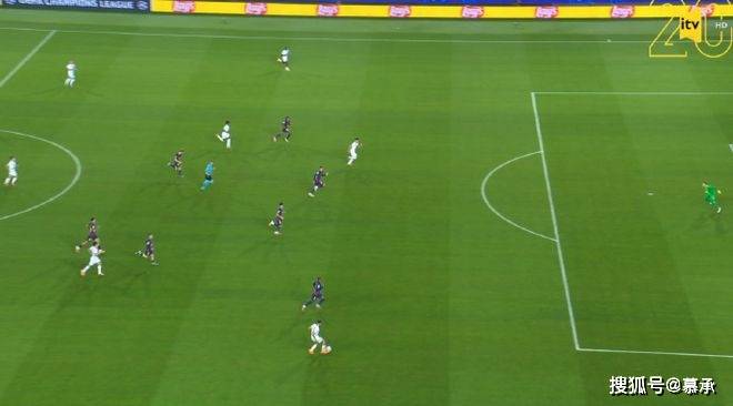 欧冠绝杀陷 VAR 爭(zhēng)议!反转证球合法(fǎ),PSG 赢巴萨冲欧冠卫冕