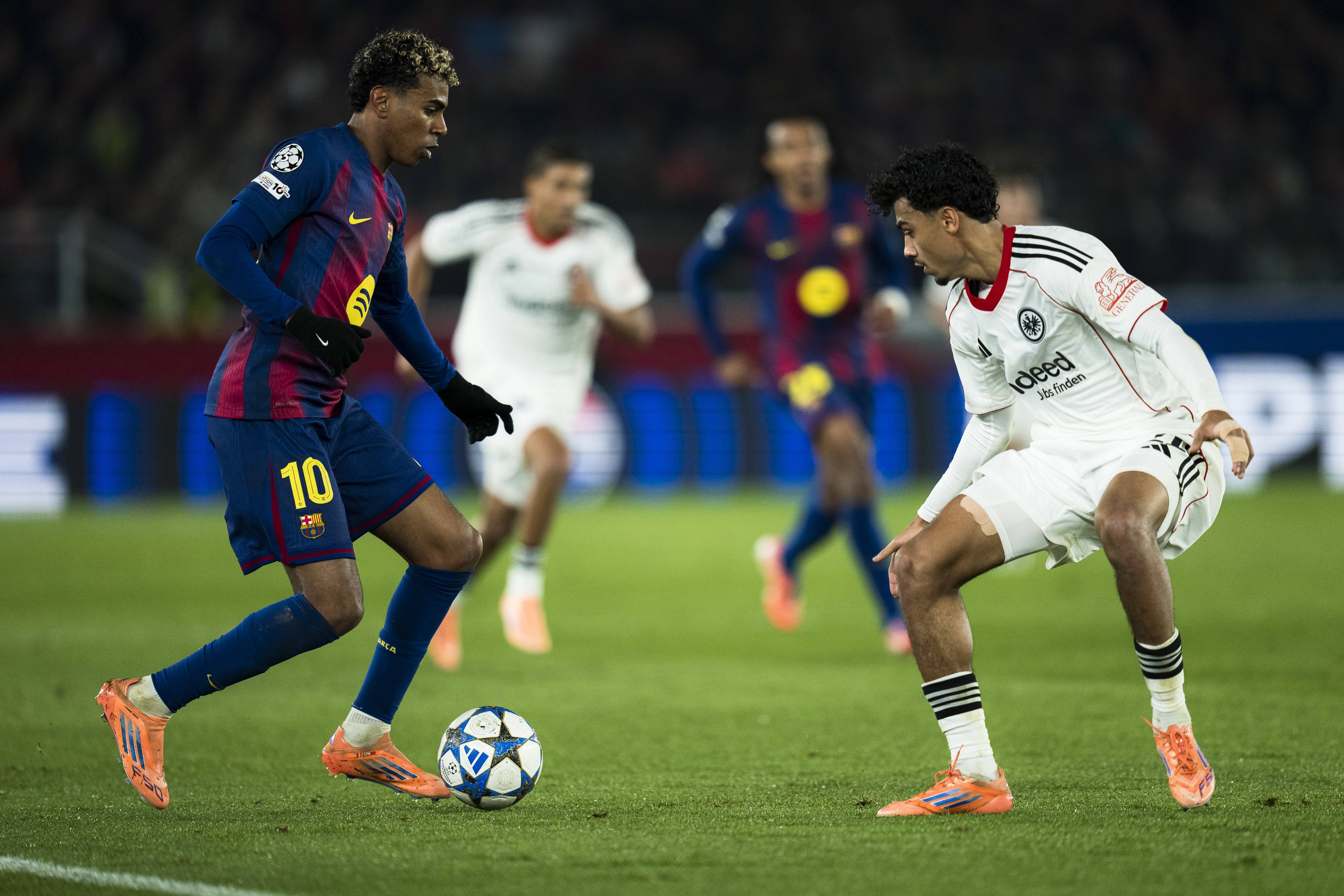 (体育)足球——歐(ōu)冠:巴塞羅(luó)那胜法兰克福