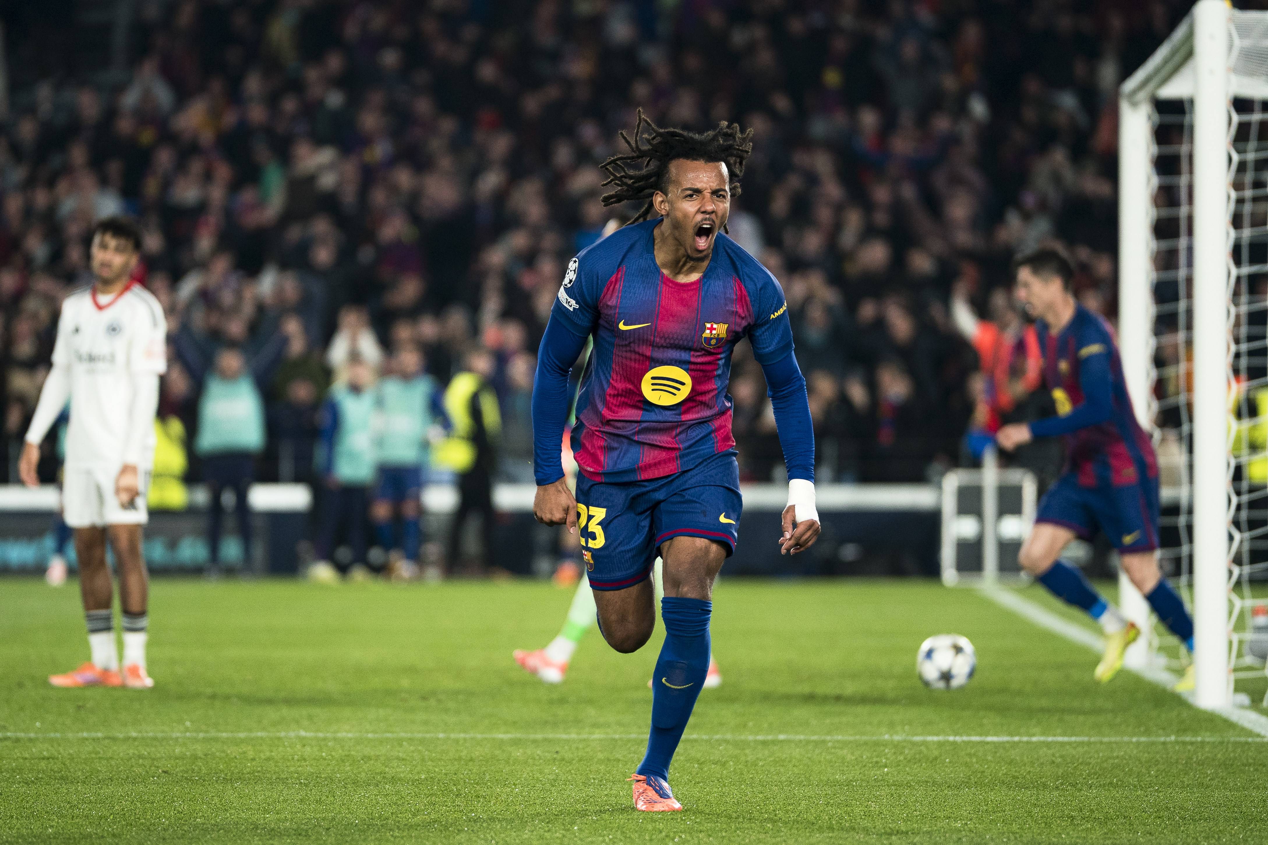 (体育)足球——歐(ōu)冠:巴塞羅(luó)那胜法兰克福