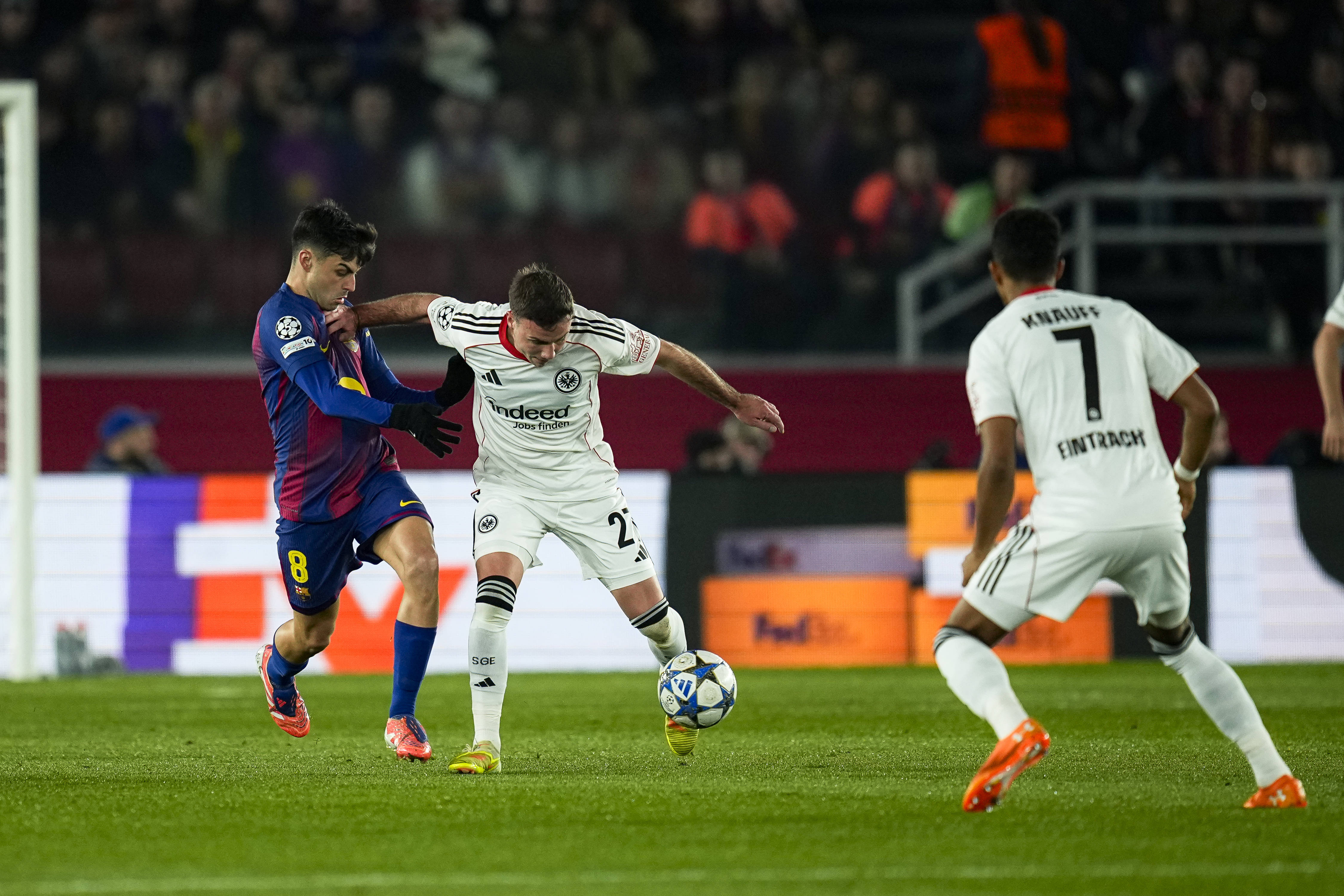 (体育)足球——歐(ōu)冠:巴塞羅(luó)那胜法兰克福