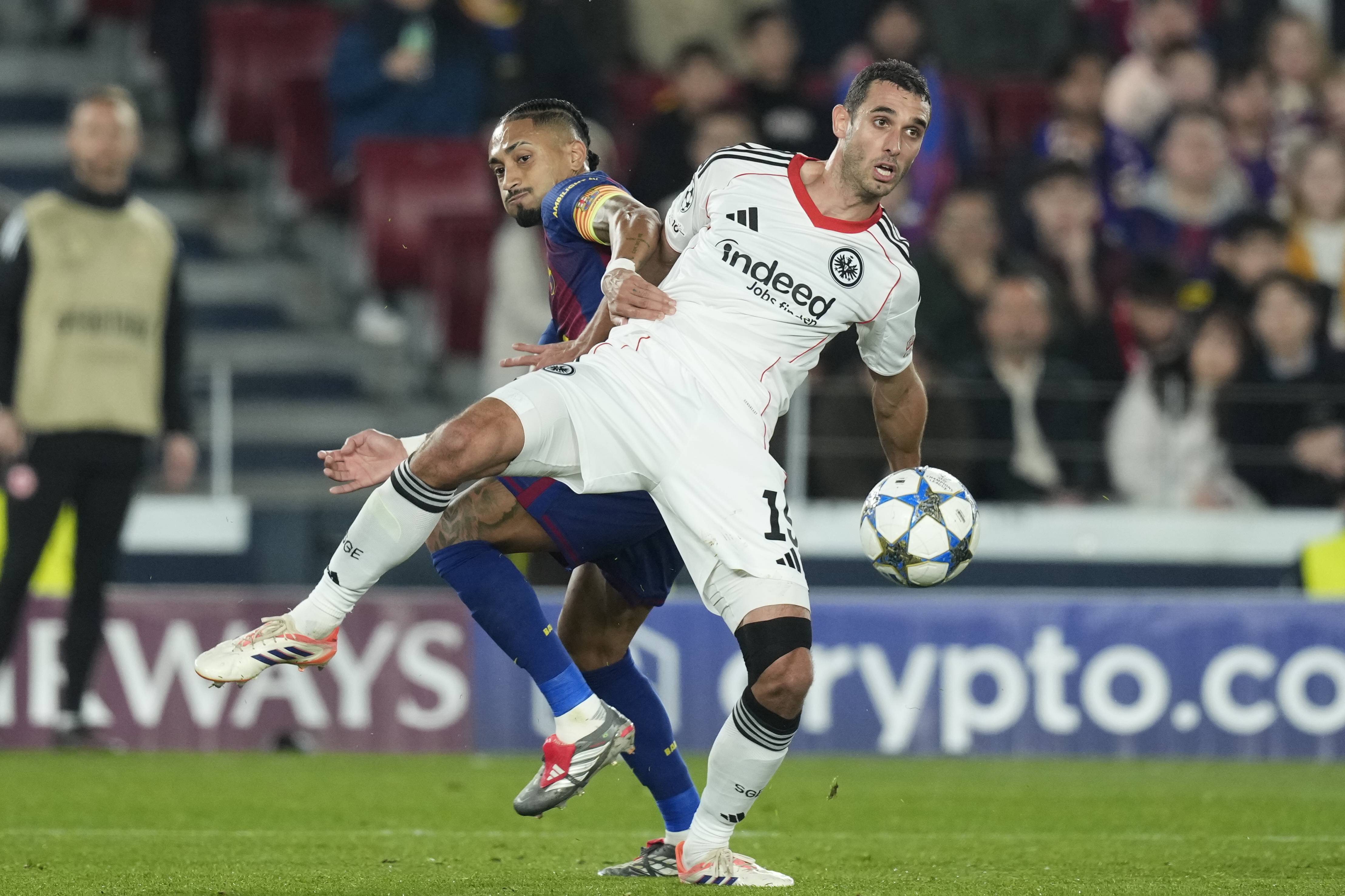 （外(wài)代二线）足球——欧冠(guān)联赛：巴萨胜法兰克福