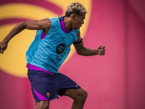 欧冠巴萨VS大巴黎：弗里克最强出击，亚马尔+拉师傅领衔，莱万冲锋