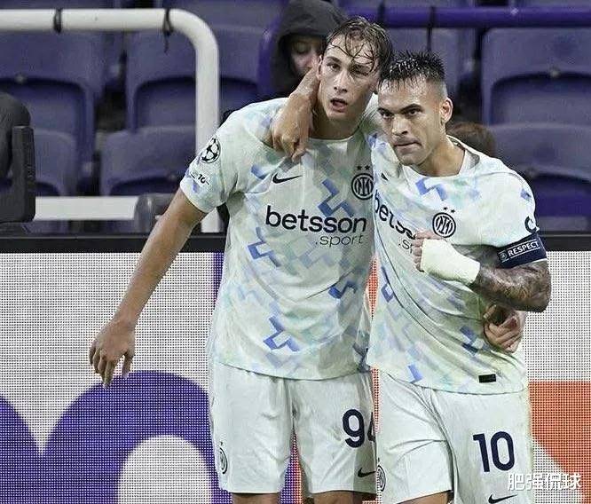 国米冲击欧冠榜首(shǒu)！孔蒂欧戰(zhàn)再(zài)闹笑话，劳塔罗展現(xiàn)队长担当！