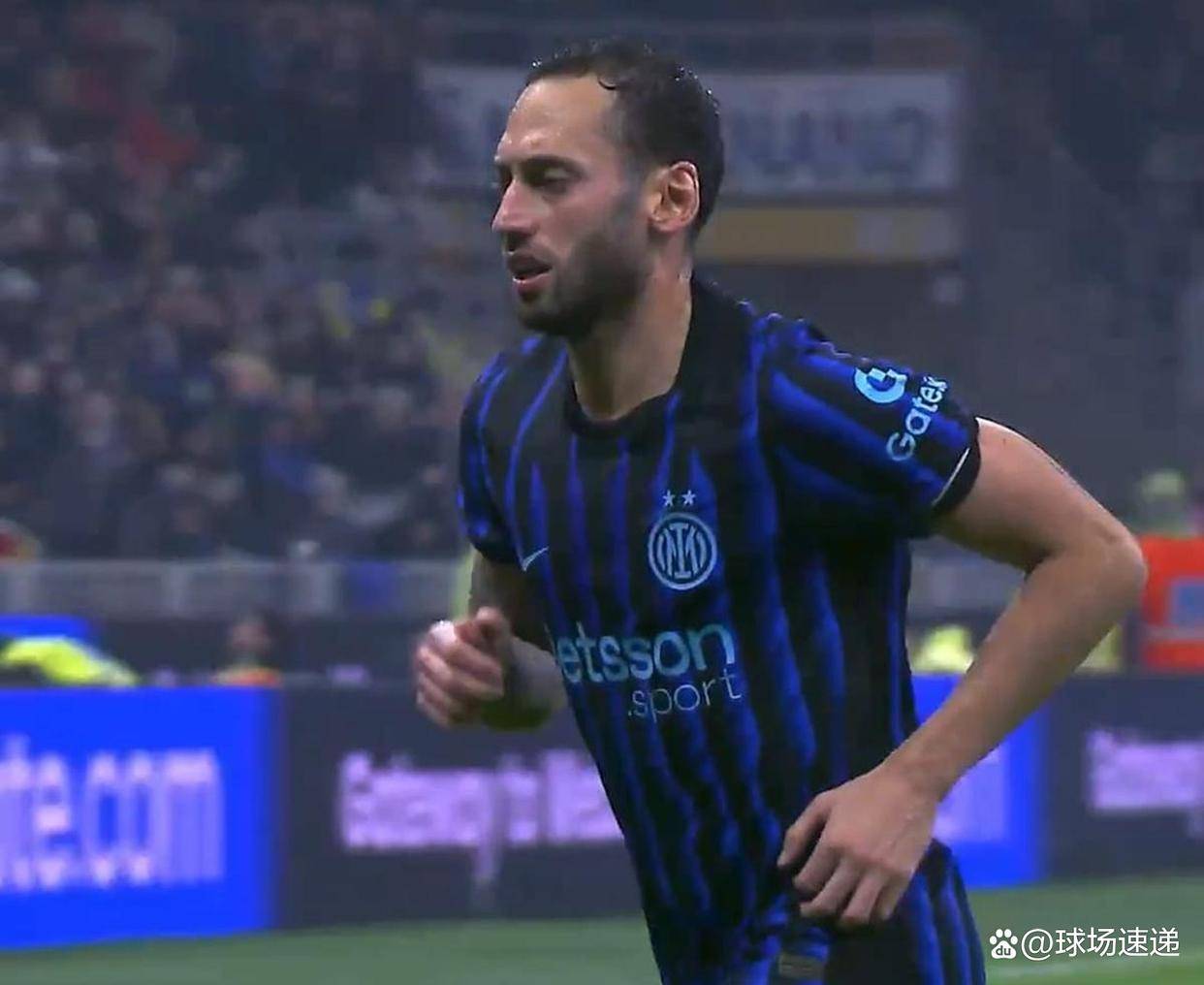 恰尔汗奥卢梅开二度，國(guó)际米兰主场三球轻取佛罗伦萨