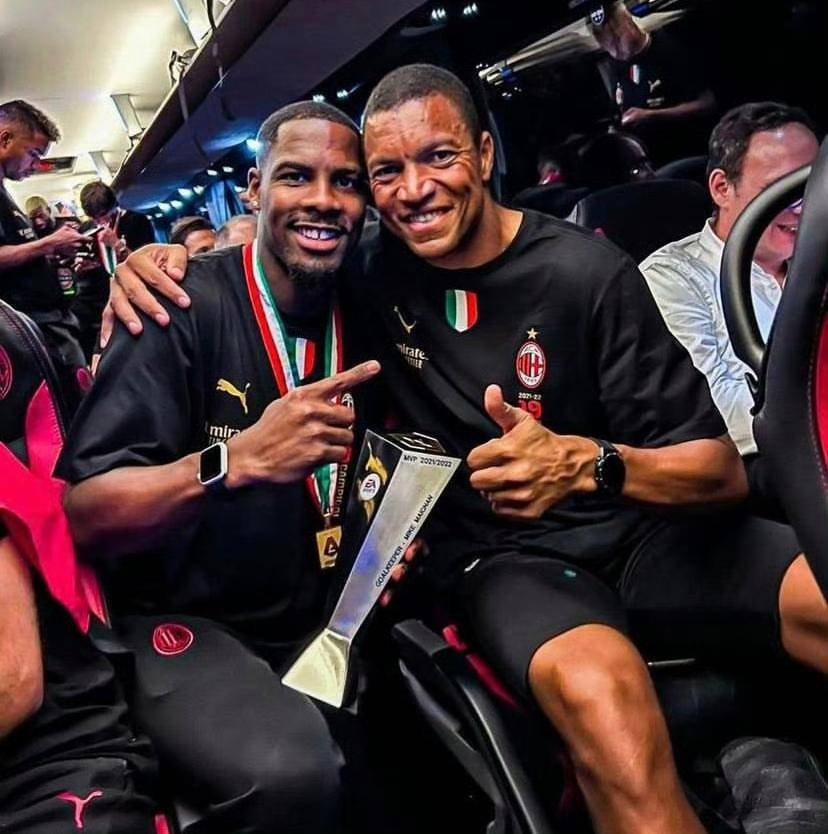 迈尼昂重回巅峰，守門(mén)员教练功(gōng)不可没，富拉尼出尔反尔致(zhì)续约停摆