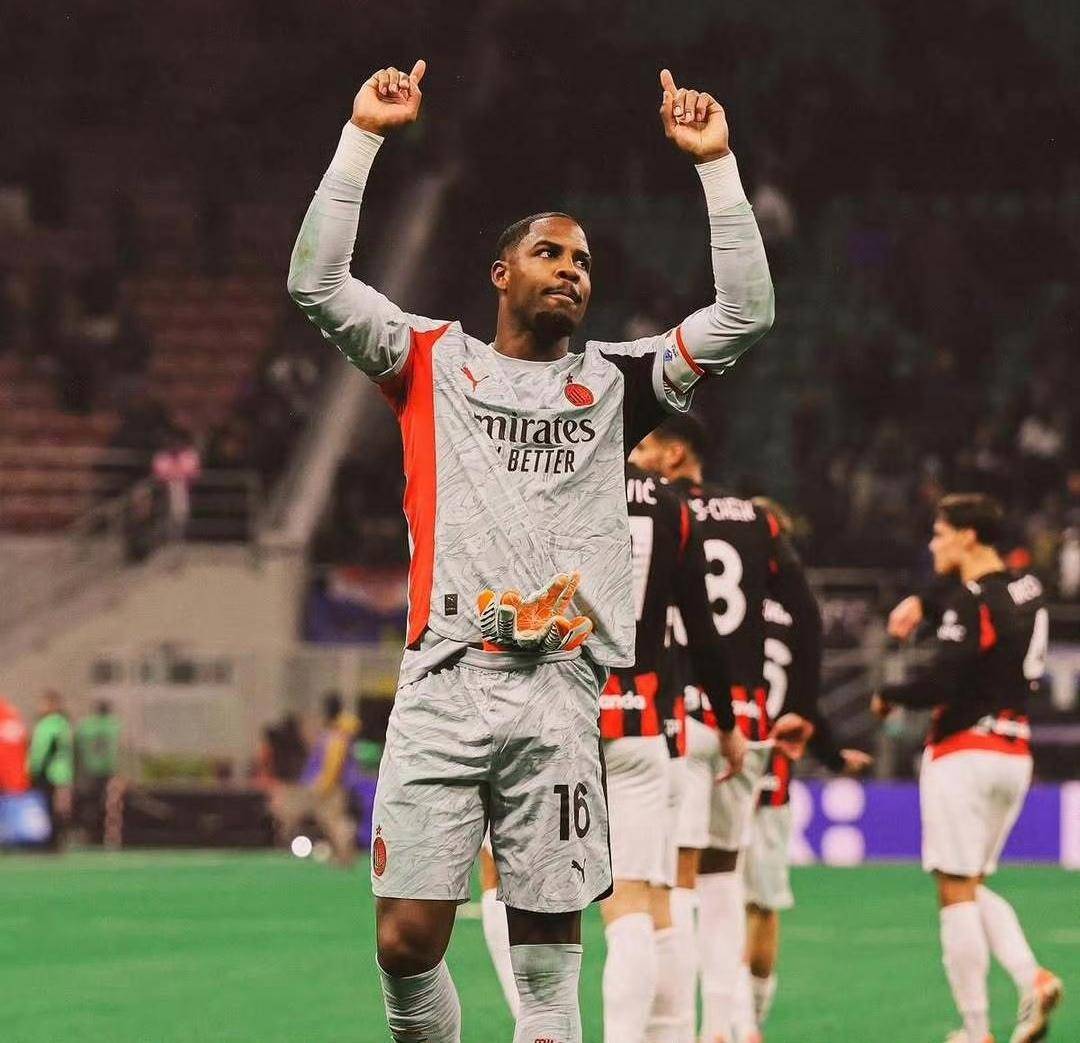 迈尼昂重回巅峰，守門(mén)员教练功(gōng)不可没，富拉尼出尔反尔致(zhì)续约停摆