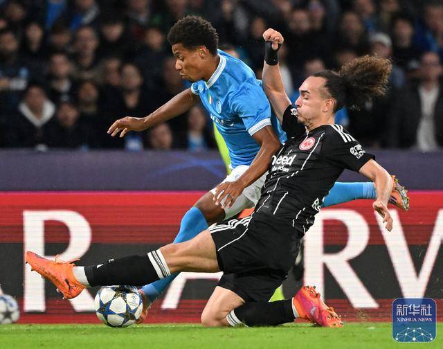 足球丨欧冠：那不勒斯平法兰克福