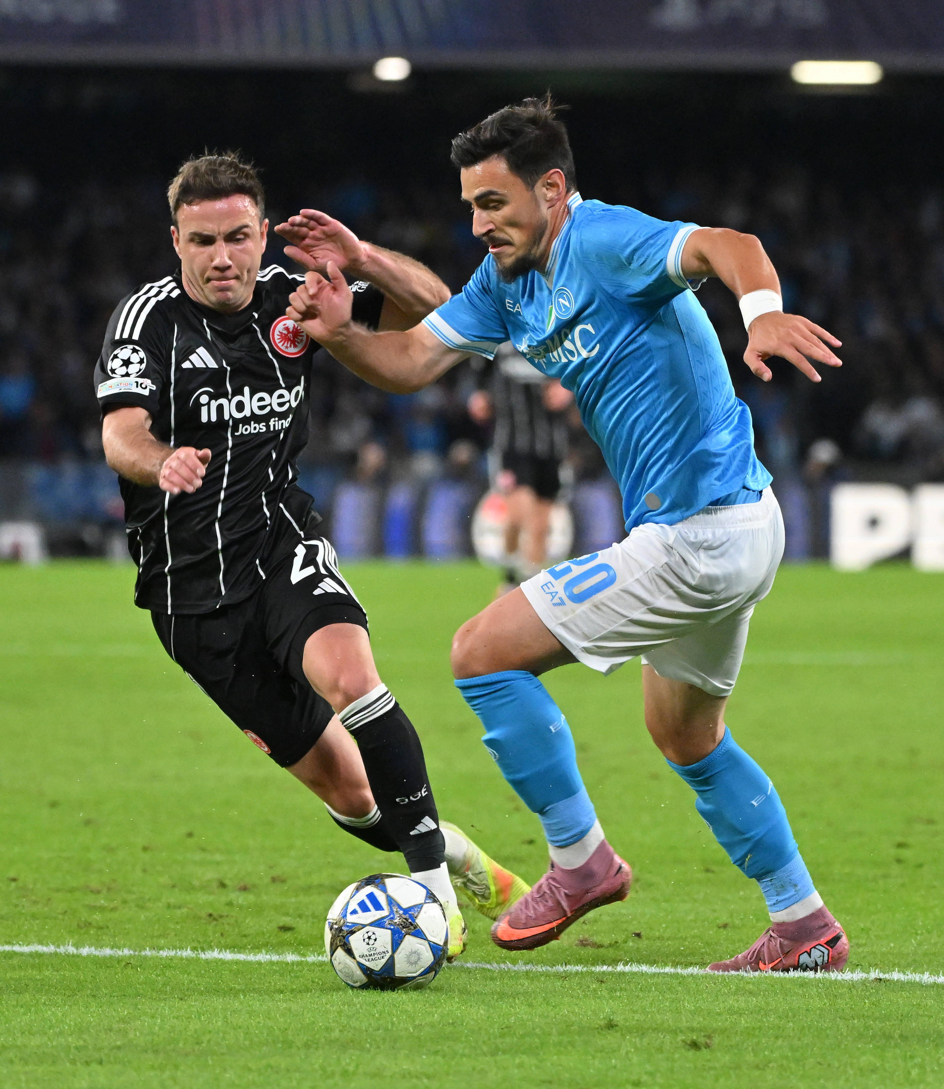 （体育）足球——欧冠：那不勒斯平(píng)法兰尅(kè)福