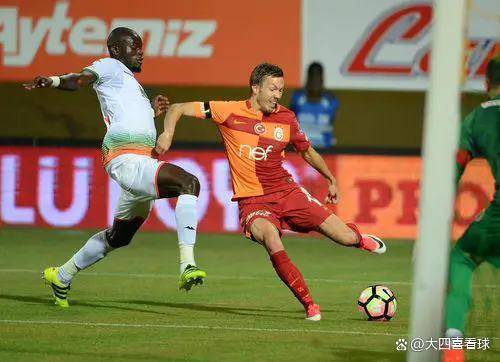 欧冠赛场：加拉塔萨雷能否(fǒu)凭借主场优势拿下圣吉罗斯？