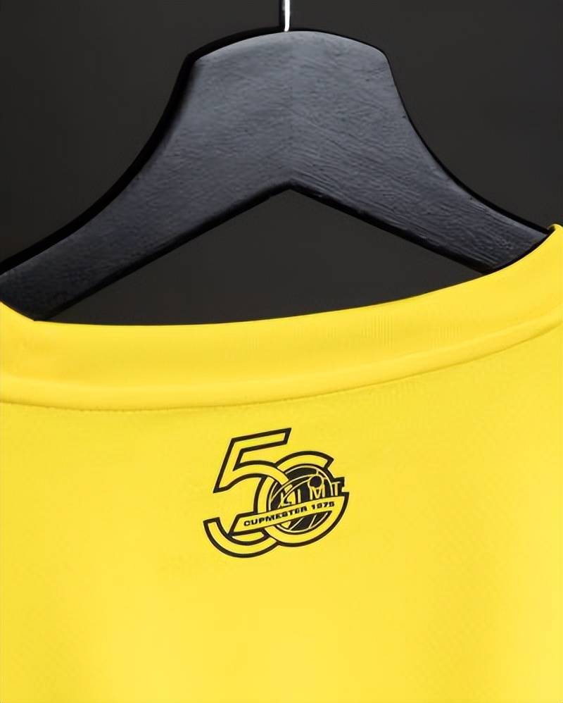 博多格林(lín)特足球俱乐部发布特别版球衣