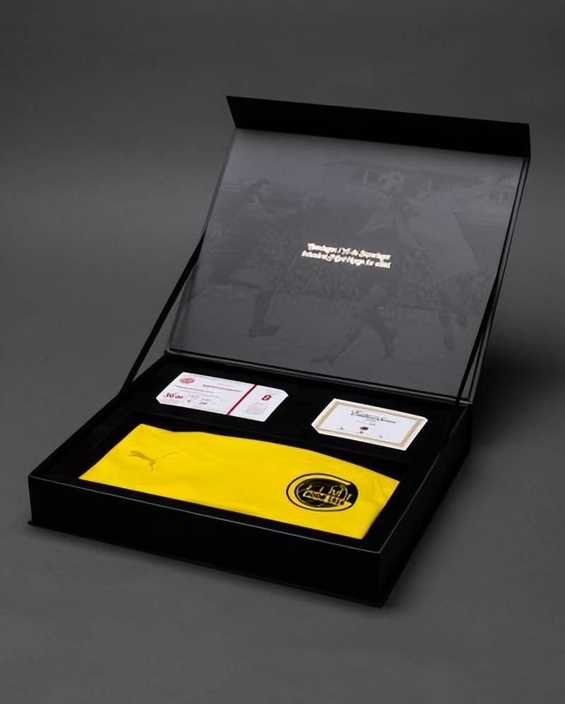 博多格林(lín)特足球俱乐部发布特别版球衣