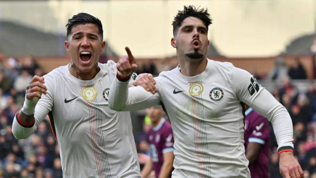 切尔西赢球不(bù)足喜(xǐ):首(shǒu)发双前(qián)锋0射正 欧冠(guān)踢巴萨該(gāi)换人了