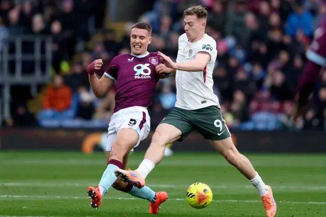 切尔西赢球不(bù)足喜(xǐ):首(shǒu)发双前(qián)锋0射正 欧冠(guān)踢巴萨該(gāi)换人了