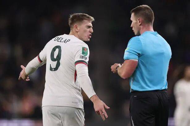 切尔西赢球不(bù)足喜(xǐ):首(shǒu)发双前(qián)锋0射正 欧冠(guān)踢巴萨該(gāi)换人了